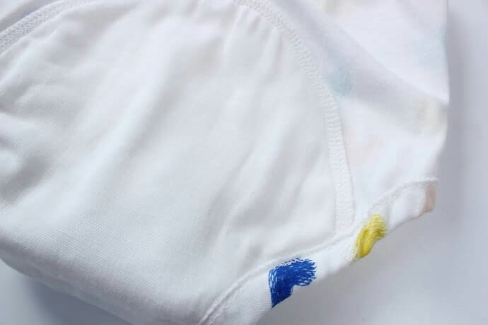 Pakaikan celana dengan 2 lapis inner untuk di rumah dan 6 lapis inner untuk bepergian
