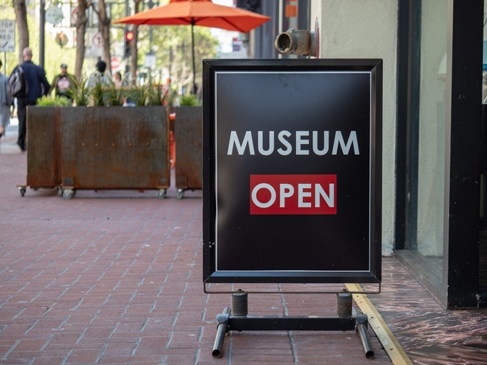 Perhatikan hari dan jam buka museum