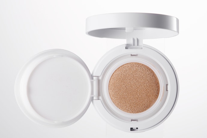 Utamakan cushion dengan hasil akhir satin matte atau semi matte