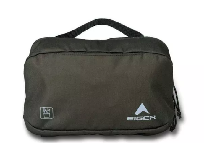 Cari travel pouch dengan bahan yang tahan air dan cepat kering