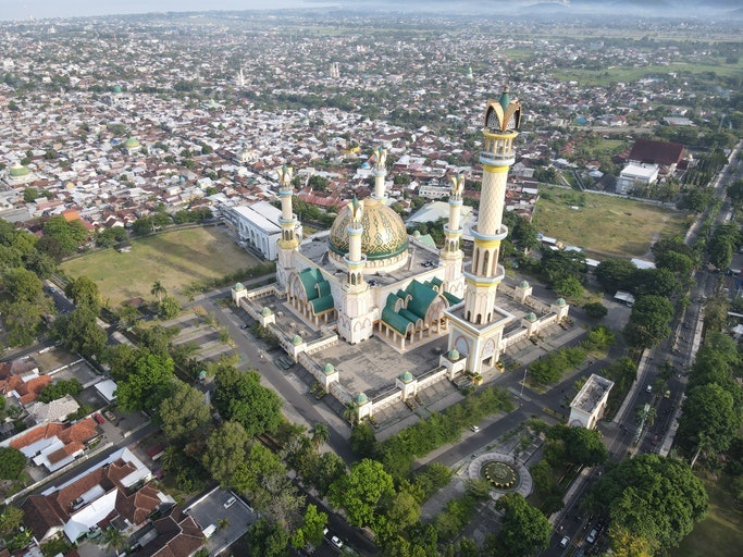 Pertimbangkan hotel di Mataram, seperti Lombok Astoria, bila Anda ingin eksplorasi situs bersejarah atau dekat ke pusat perbelanjaan