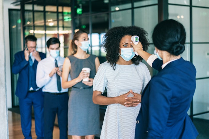 Untuk screening suhu banyak pengguna, pilih termometer infrared tipe dahi yang lebih higienis dan cepat keluar hasilnya