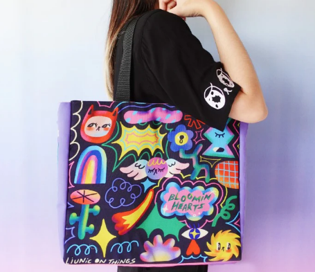 Liunic On Things (LoT): Merk tote bag kanvas lokal dengan motif-motif colorful yang unik