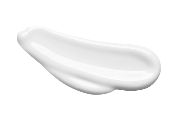Tekstur cream atau lotion: Memiliki formula yang lebih lembut untuk kulit kering