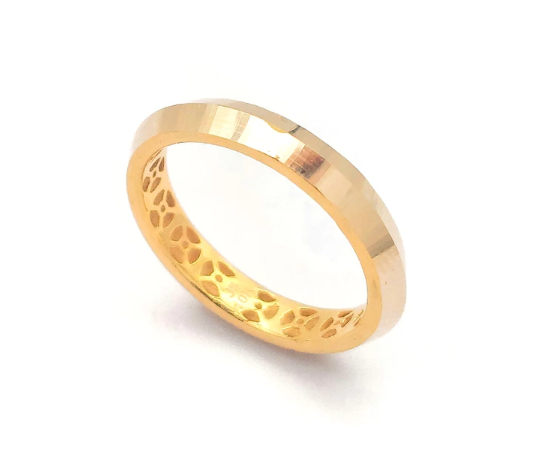 J5 Ismoyo: Investasi terjangkau untuk cincin emas pria yang simple dan elegan