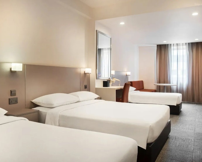 Strand Hotel: Hotel di tengah kota yang Nyaman, Strategis, dan Ramah bagi Kantong