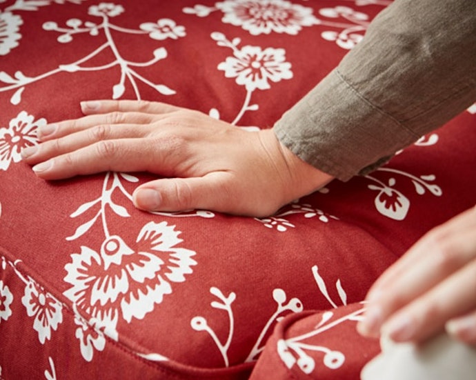 Bahan poliester dan katun: Bahan pelapis sofa yang banyak digunakan