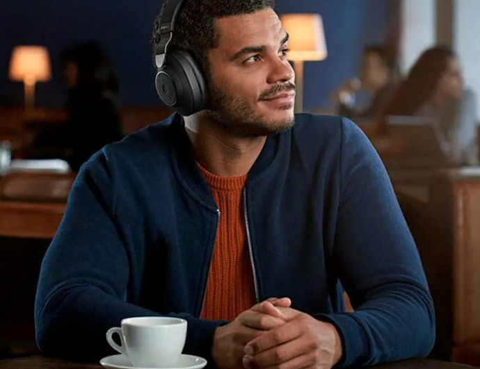 Active noise cancelling, mengisolasi suara dari luar