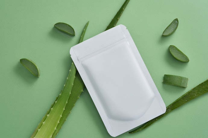 Namun, jika jerawatnya meradang, cari tambahan soothing agent, seperti Centella asiatica, Aloe vera, dan chamomile
