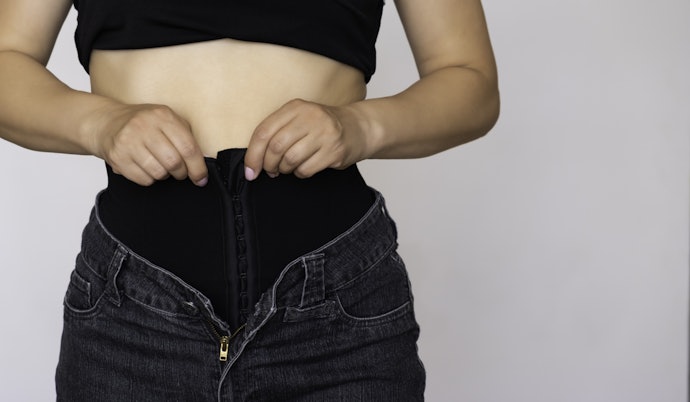 Low waist: Ideal untuk bawahan model low-rise bottom