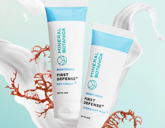 First Defense+: Memberikan efek brightening atau kulit lebih cerah