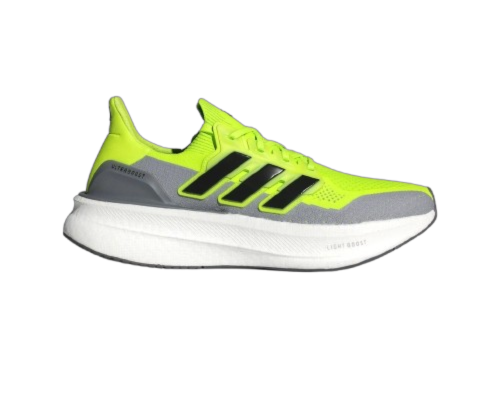 Ultraboost: Cocok untuk pelari maraton supaya tidak cepat lelah saat lari dalam durasi panjang