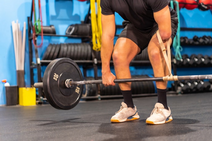 Untuk latihan intensitas tinggi atau fitness class, pilih sepatu cross training