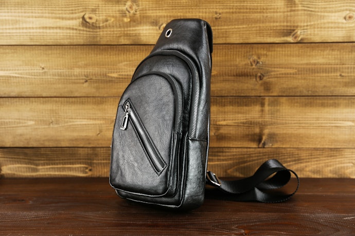 Sling bag, tas serbaguna yang simpel dan mudah diakses
