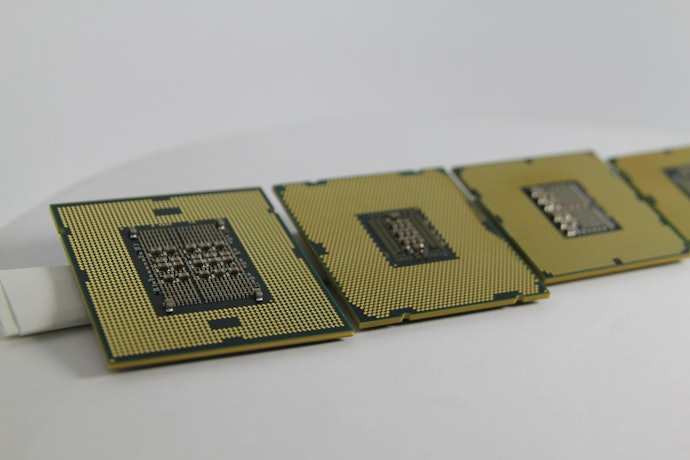 Intel: Efisien, tetapi kurang terjangkau