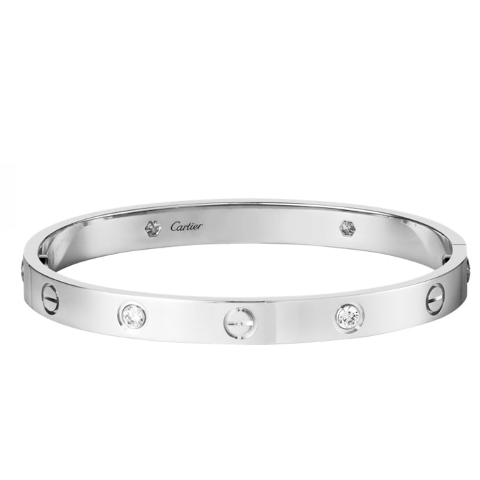 White gold: Cocok untuk Anda pencinta gaya elegan dan menawan