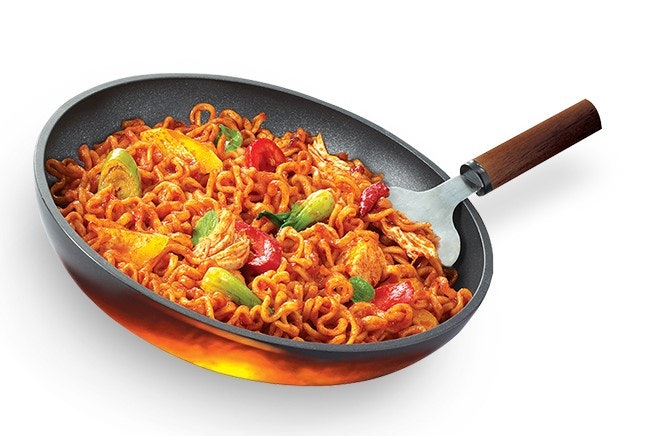 Mie instan goreng, rasa bumbunya lebih kuat