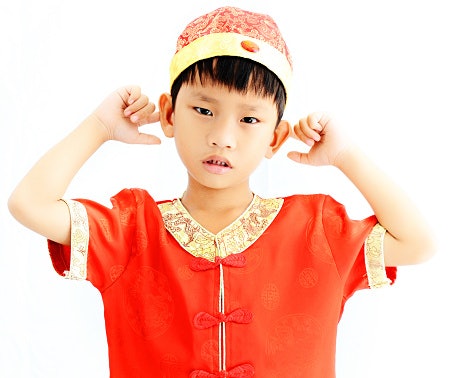 Baju Imlek anak laki-laki: Setelan kemeja atau changsan pendek