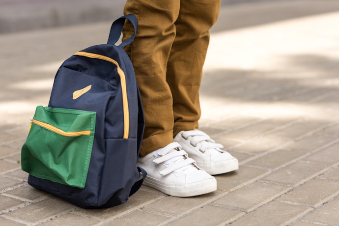 Sneakers: Model sepatu versatile untuk sekolah dan berbagai aktivitas