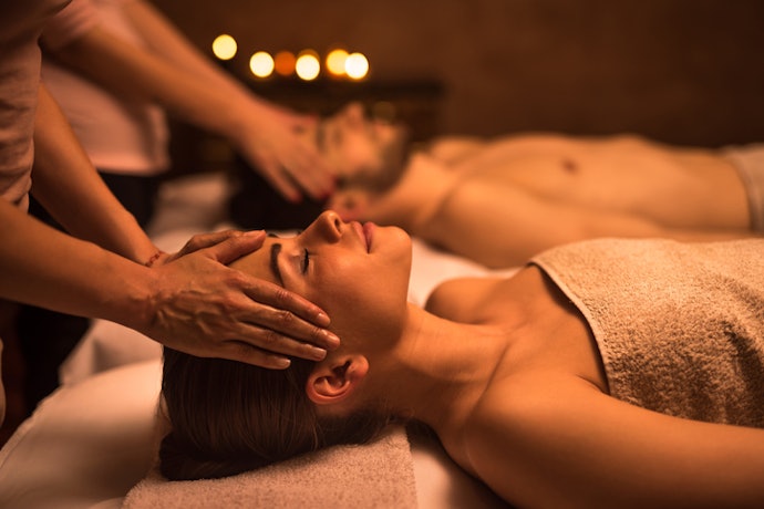 Staycation bersama pasangan: Lounge bar, spa, dan gym