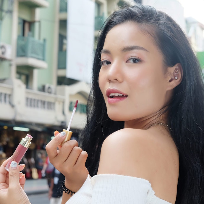 Lips, pilihan produk untuk bibir cantik penuh warna