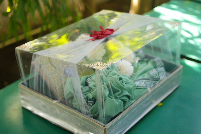 Untuk seserahan atau hadiah, sajadah yang dijual dalam set