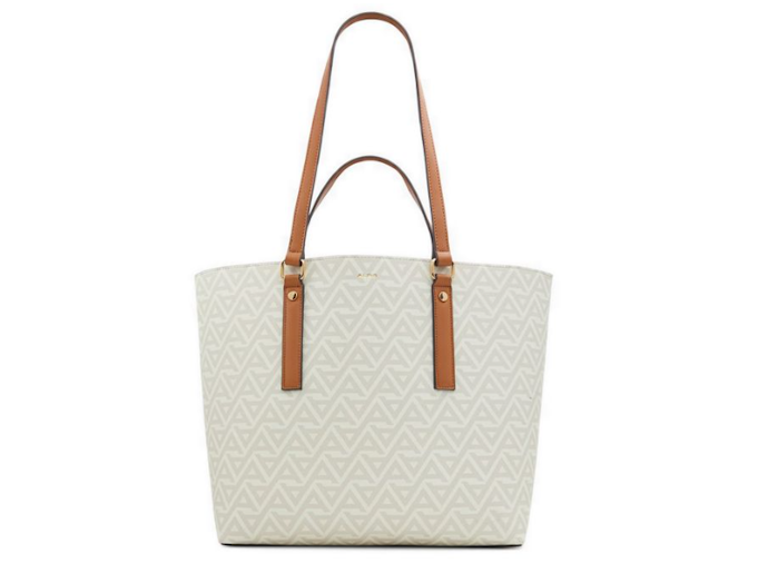 Tote dan shoulder bag: Terlihat dewasa sekaligus feminin