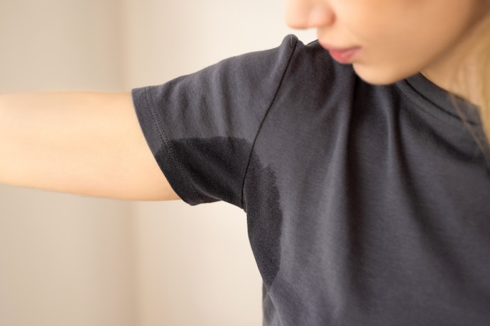 Jika keringat berlebih, pilih deodoran dengan kandungan aluminium salt