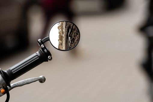 Spion jalu: Untuk keperluan kontes modifikasi motor