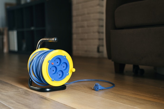 Kabel roll indoor, memiliki pelindung antidebu