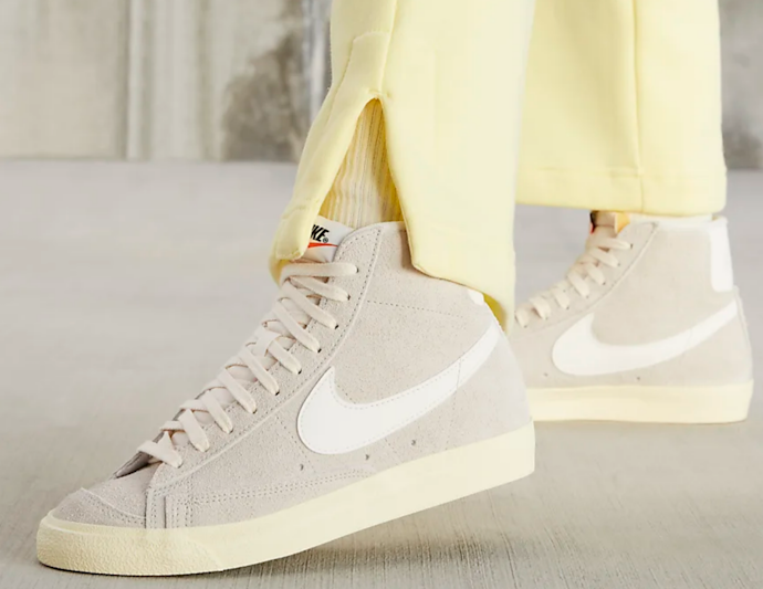 Blazer, pilihan tepat untuk pencinta gaya retro dan vintage