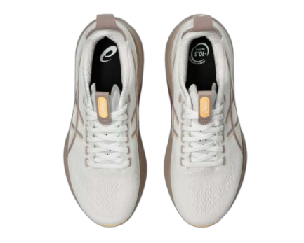Untuk daily run: Gel-Nimbus atau Gel-Kayano yang empuk untuk pemula dapat dipilih
