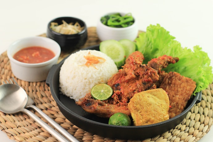 Ayam bakar Taliwang: Rasa pedasnya "nendang" di lidah