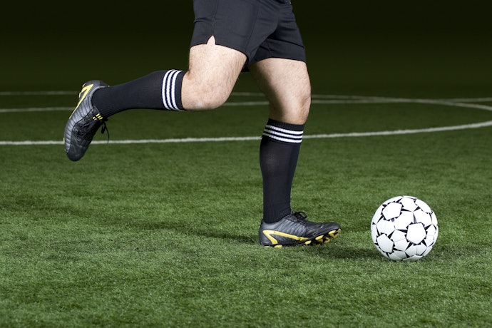 Bola futsal jahit, terasa lebih empuk dan lebih tepat untuk latihan