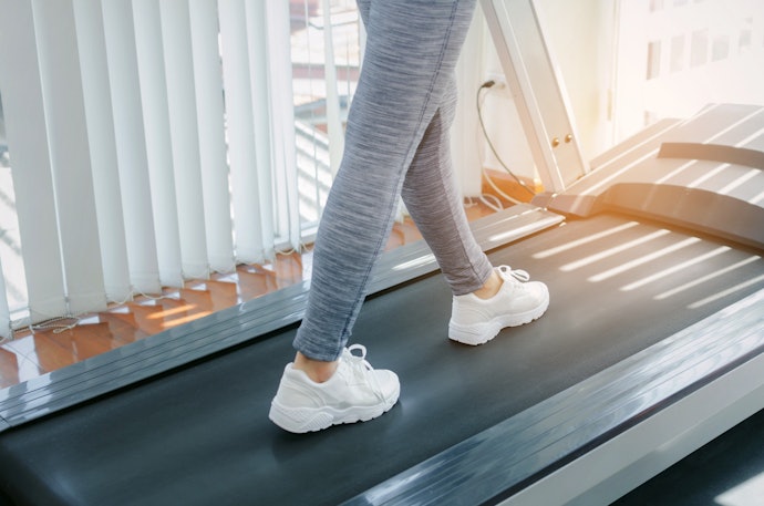 Running belt dengan ukuran panjang minimal 100 cm lebih mudah digunakan