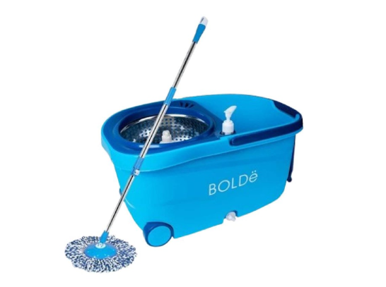 Pilih spin mop untuk membersihkan area luas dan noda membandel dengan lebih efektif