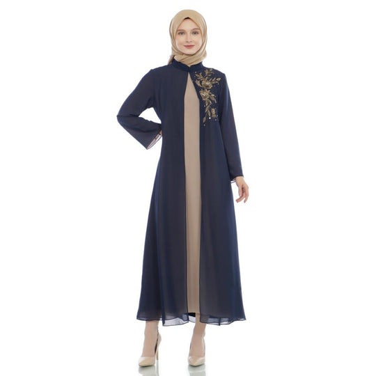 Gamis sifon kombinasi dua warna, memberikan image yang lebih playful