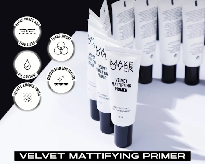 Untuk kulit berminyak, pilih mattifying primer dengan formula silicone-based yang membantu menahan minyak berlebih di wajah