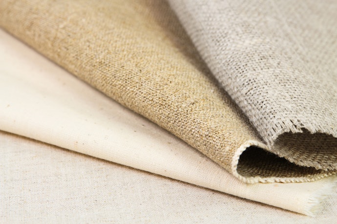Linen, bahannya kuat dan awet