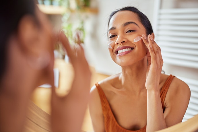 Krim AHA atau BHA, pilihan utama untuk skincare pagi