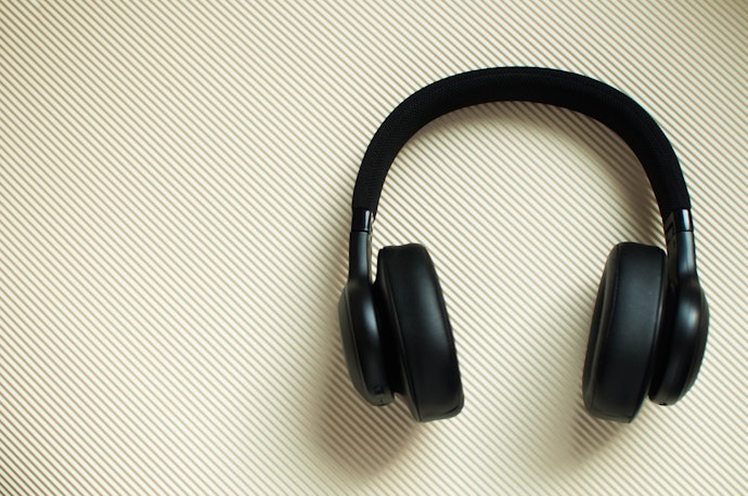 Wireless headset, lebih mudah dan praktis digunakan