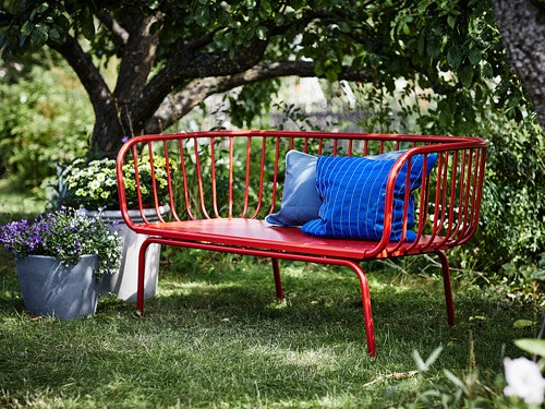 Sofa outdoor: Sofa yang simpel tanpa busa