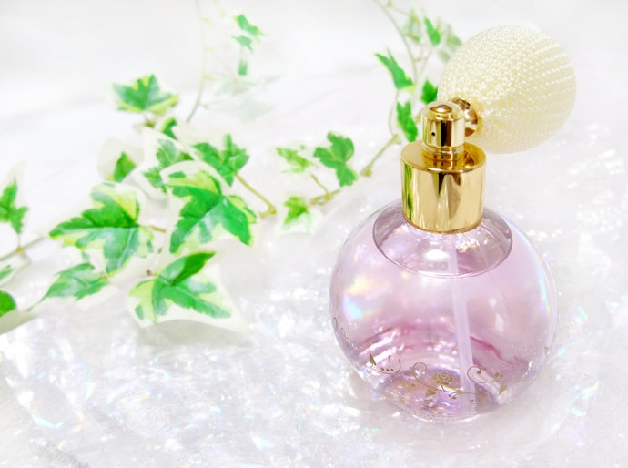 Eau de toilette (EDT), keharuman yang bertahan 2–3 jam