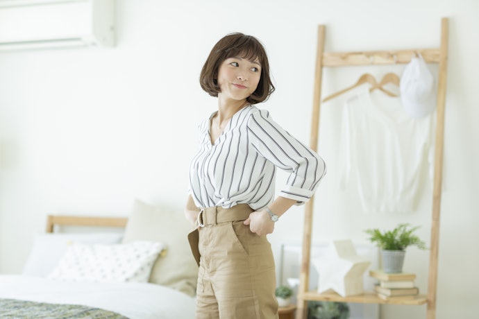 Office look sehari-hari: Pilih model kemeja dan blouse yang nyaman