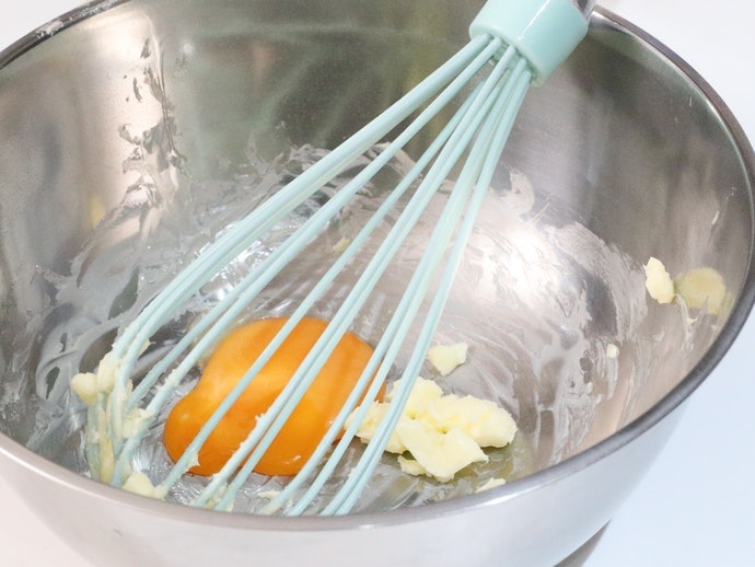 Whisk berbahan silikon, tidak berisik dan tidak menggores mangkuk