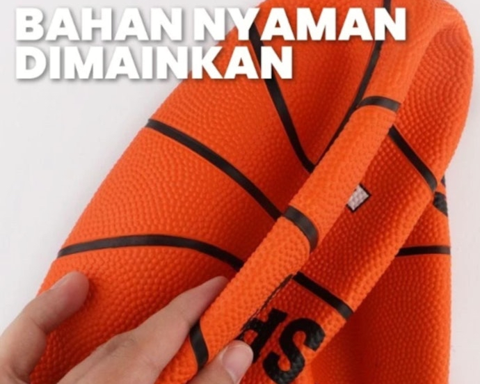 Untuk basket outdoor, utamakan bola dari karet yang mudah diganti