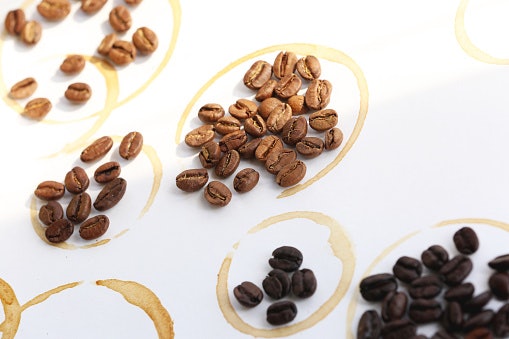 Light roast, lebih asam dan mengandung lebih banyak kafeina