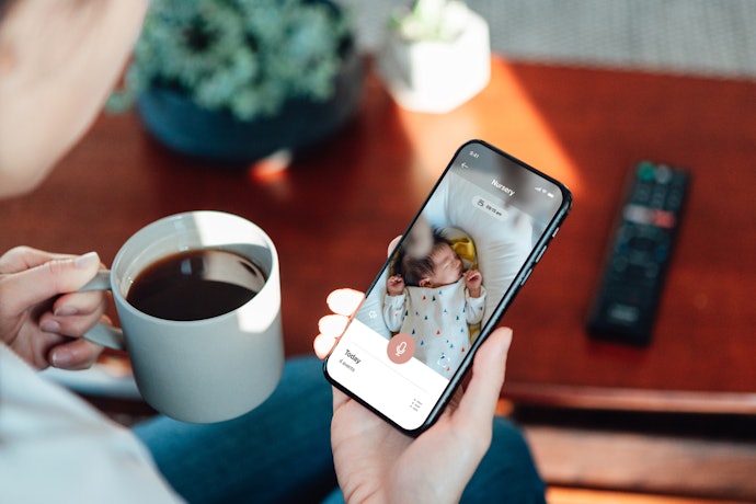 Kamera yang terhubung dengan smartphone, untuk pemantauan jarak jauh