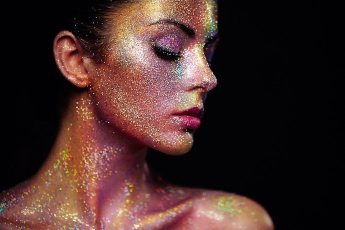 Metalik: Pilihan tepat untuk tampilan makeup yang eye-catching