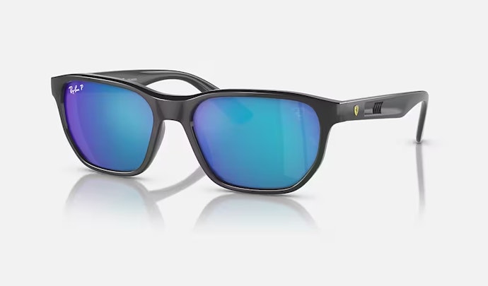 Scuderia Ferrari Collection, produk premium kolaborasi Ray-Ban dan Ferrari